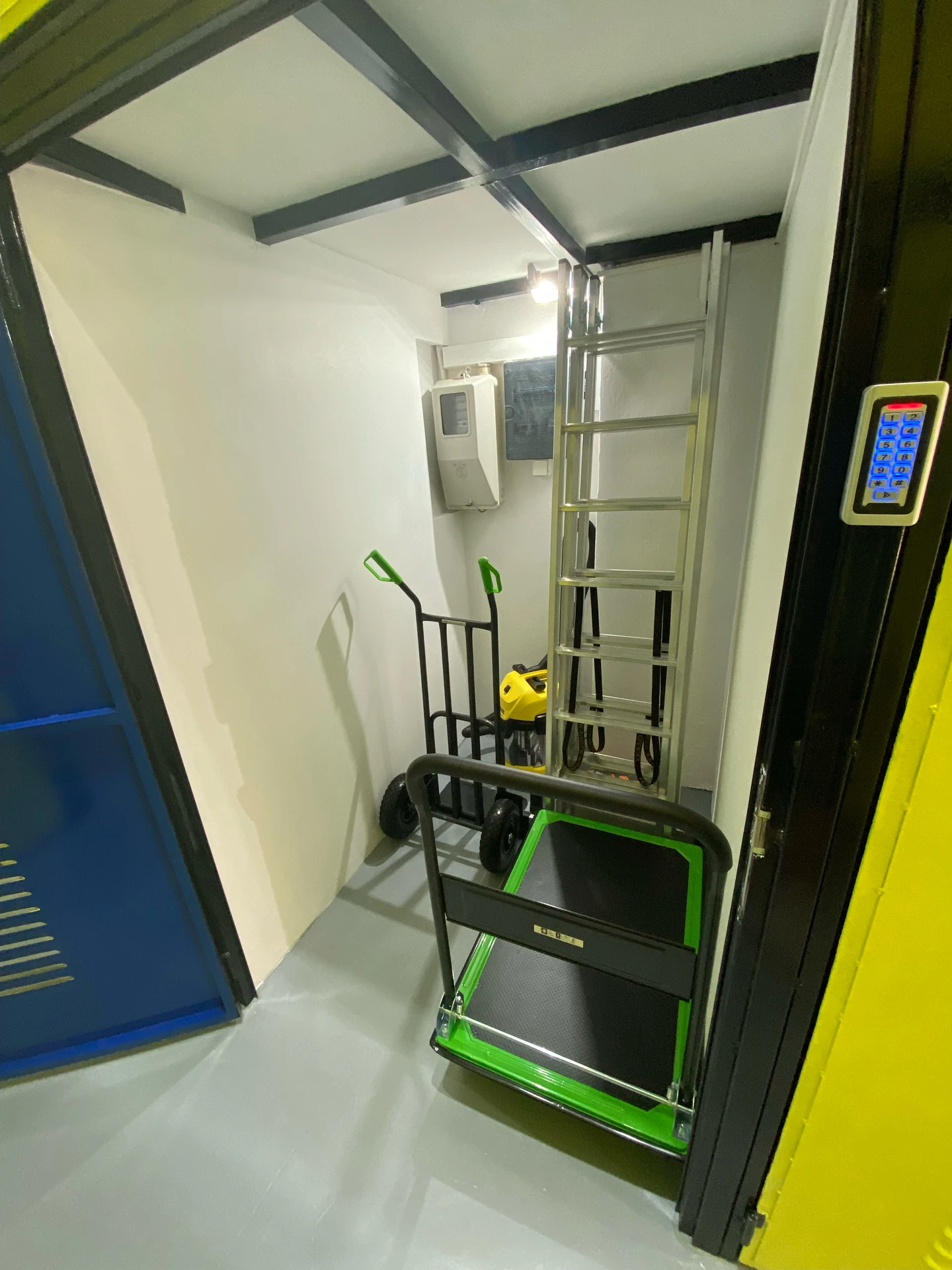 416ix real estate Storage spaces